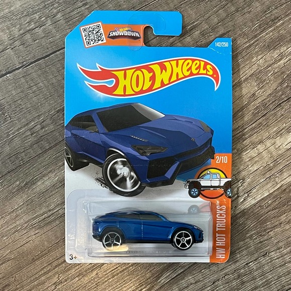 Hot Wheels Other - LAMBORGHINI URUS HW HOT TRUCKS | HOT WHEELS SHOWDOWN [ NEW 2015 ]